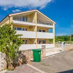 Apartment Una 2